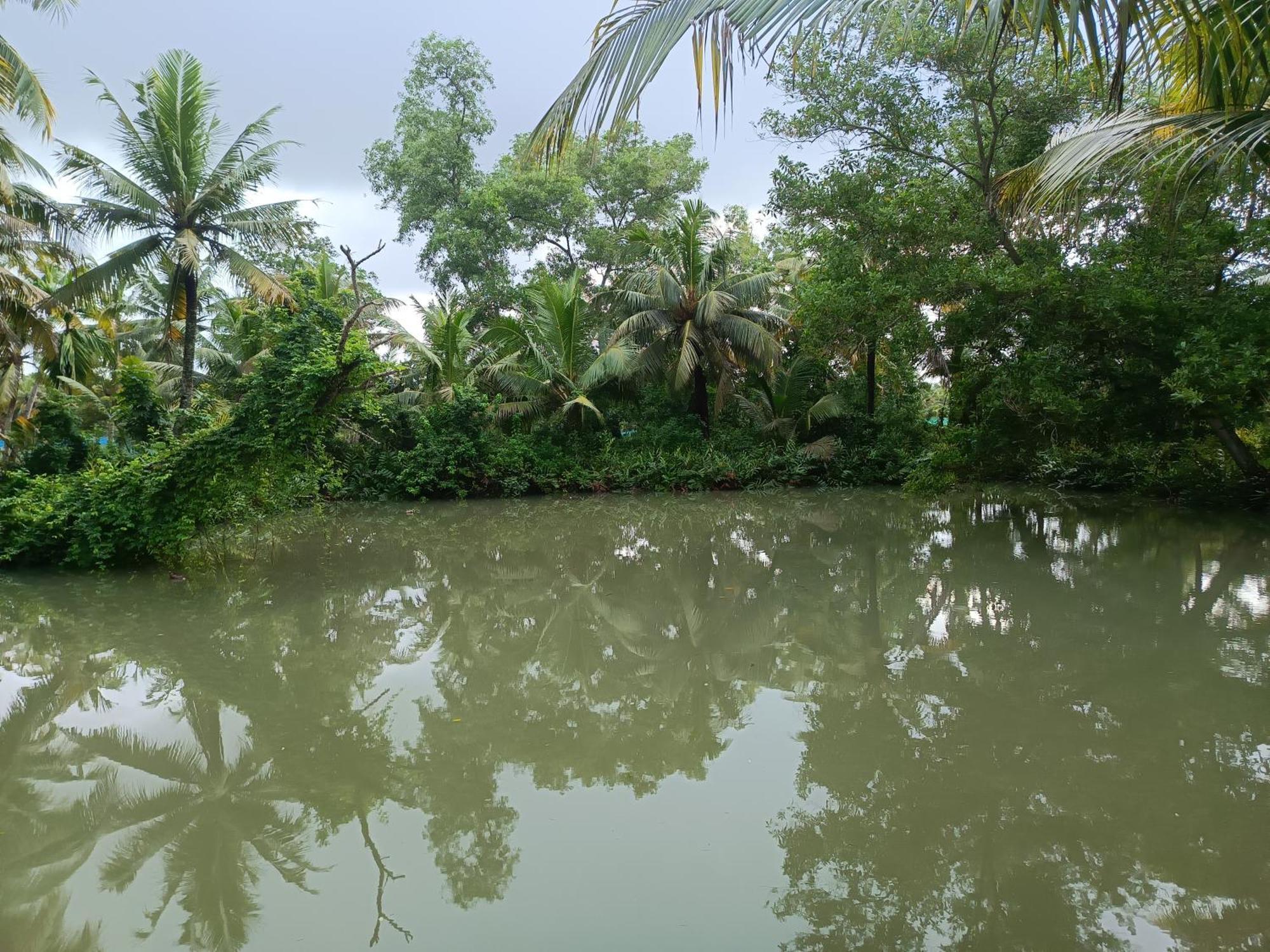 Bliss Homestay Munroe Island Mundrothuruth Extérieur photo
